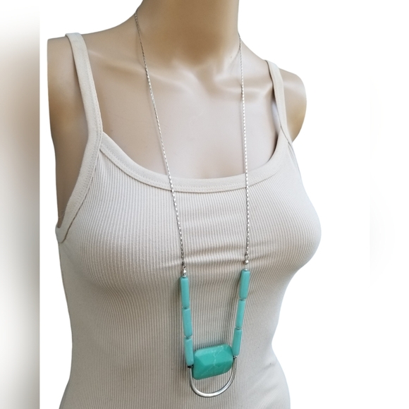 GENUINE CHRYSOPRASE STONE PENDANT & LONG SILVERTONED CHAIN NECKLACE - Picture 2 of 6